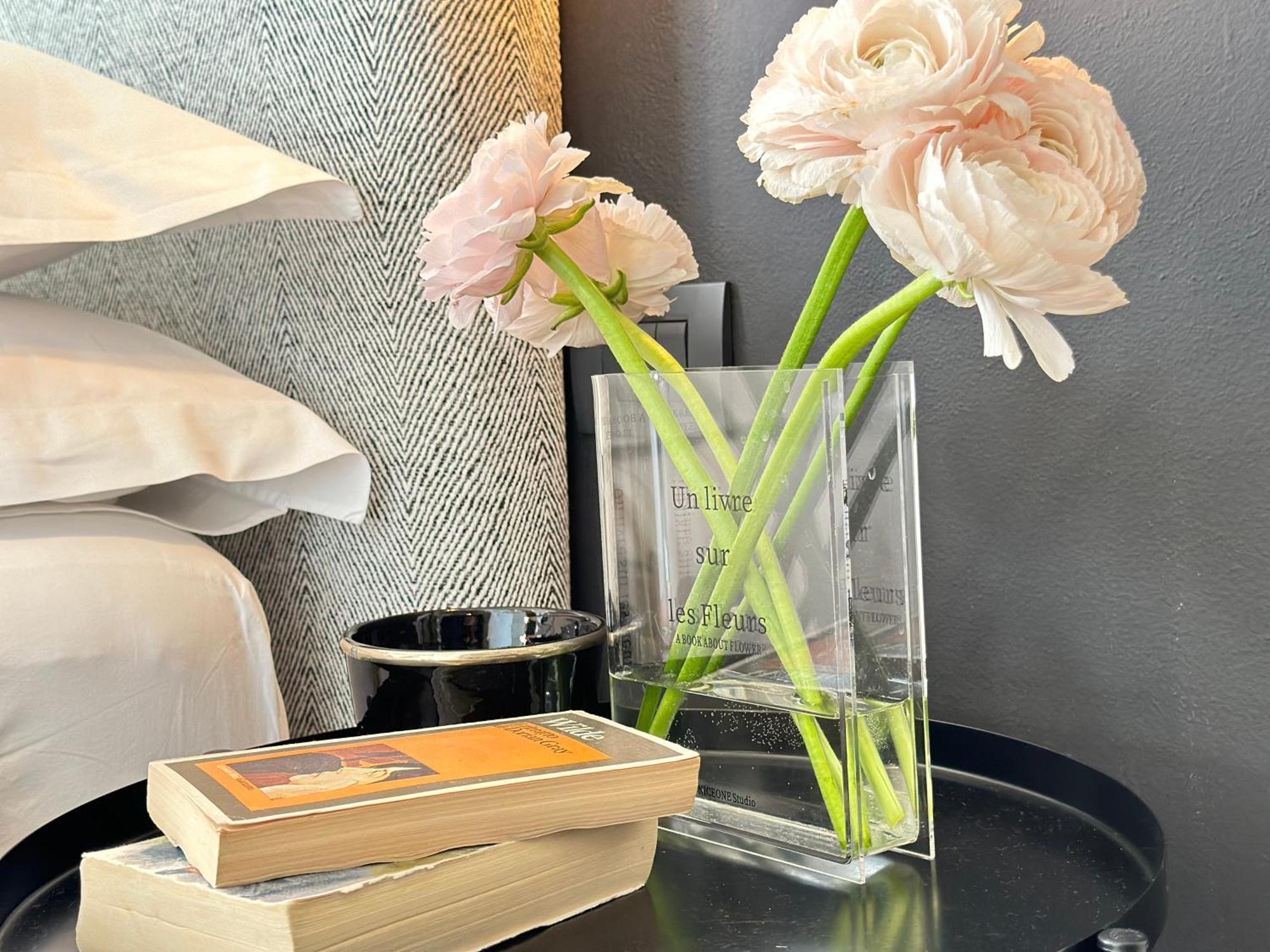 Lily Pads -Elegant Apartment- In The City Center Milaan Buitenkant foto